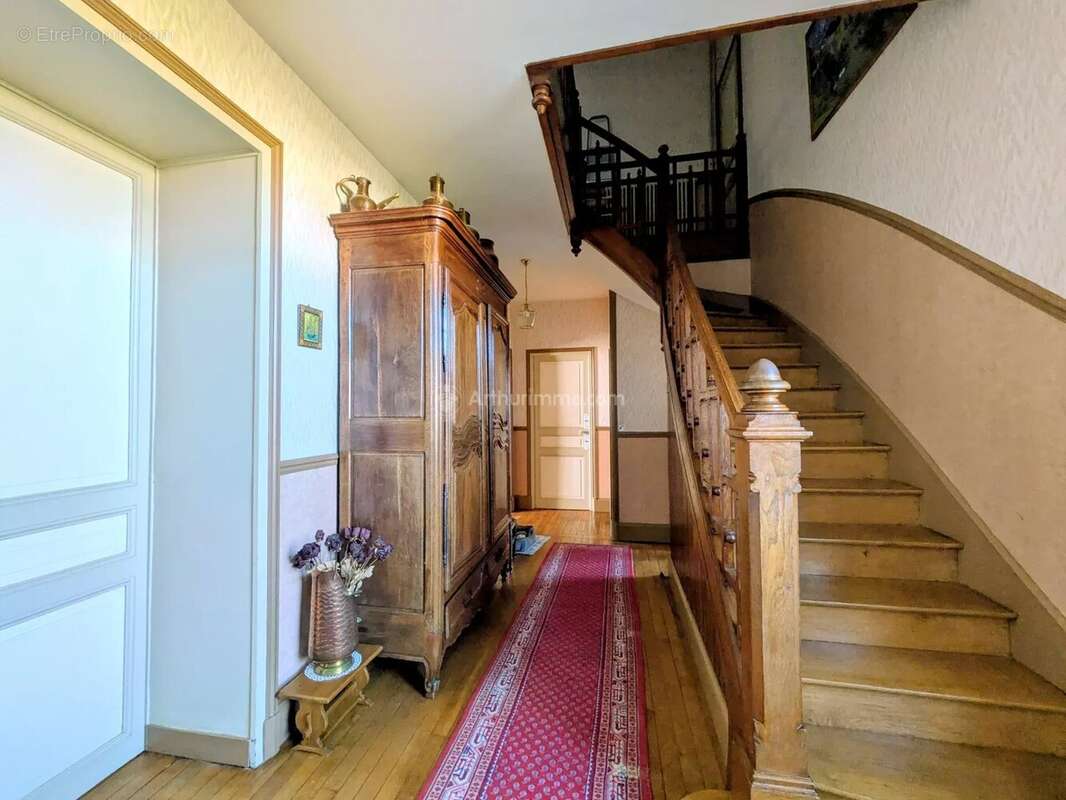 Maison à NEUFCHATEAU