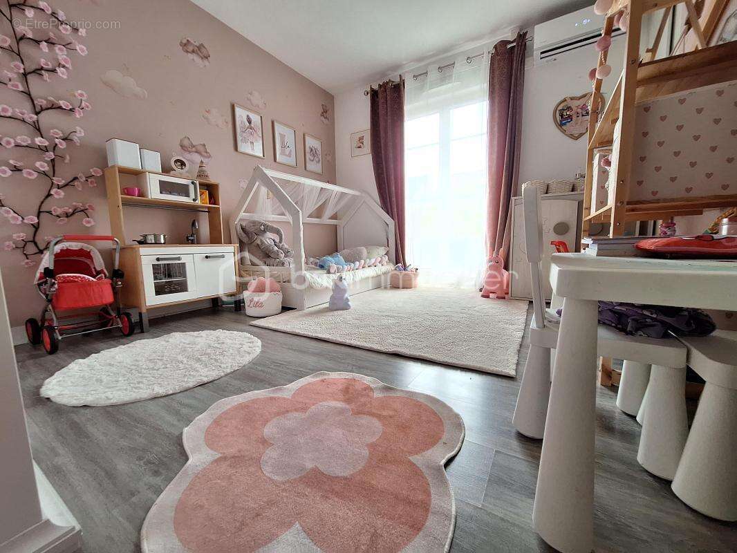 Maison à SAINT-JEAN-DE-BRAYE