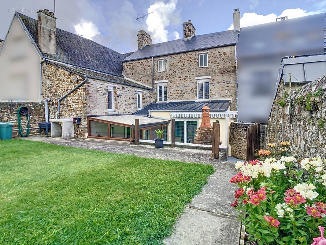 Maison à LA HAYE-DU-PUITS