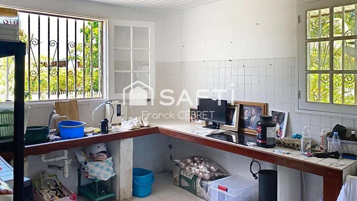 Photo 8 - Maison à REMIRE-MONTJOLY