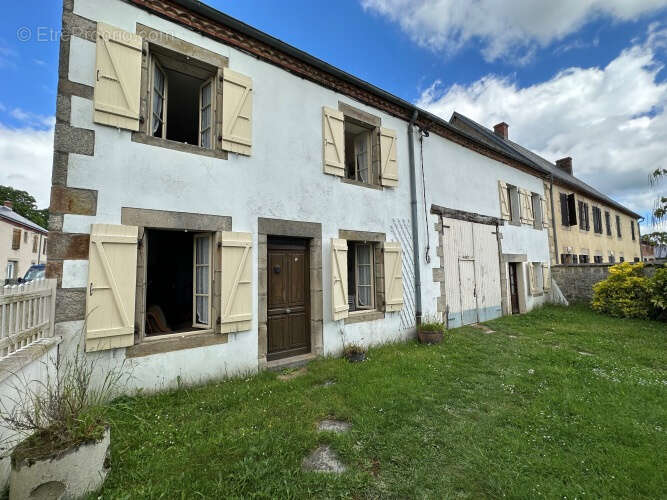 Maison à ESPINASSE