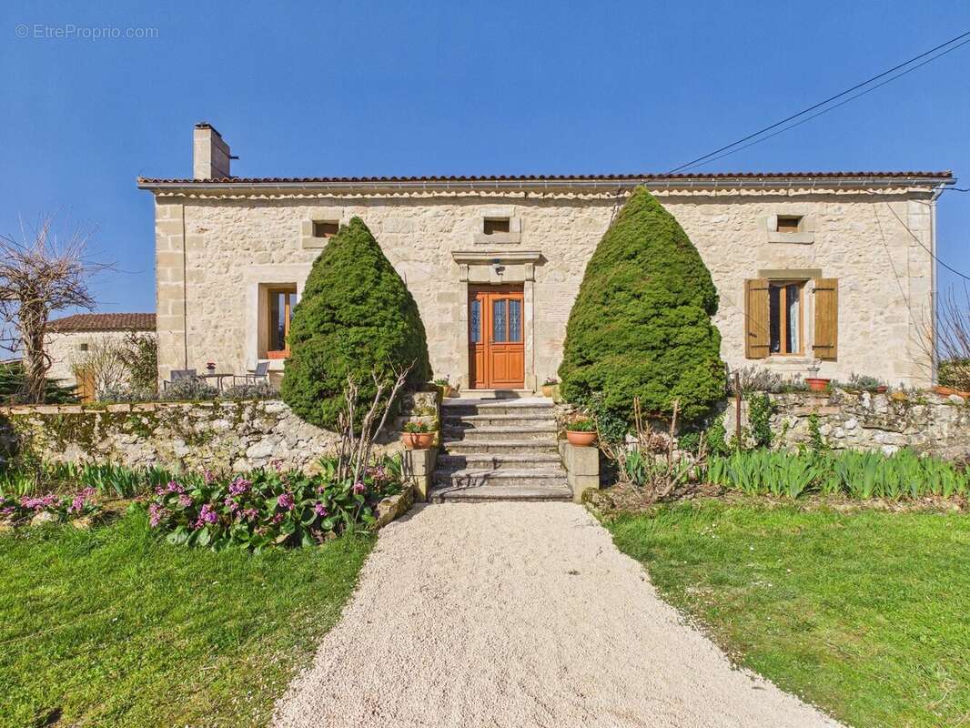 Maison à LAUZUN