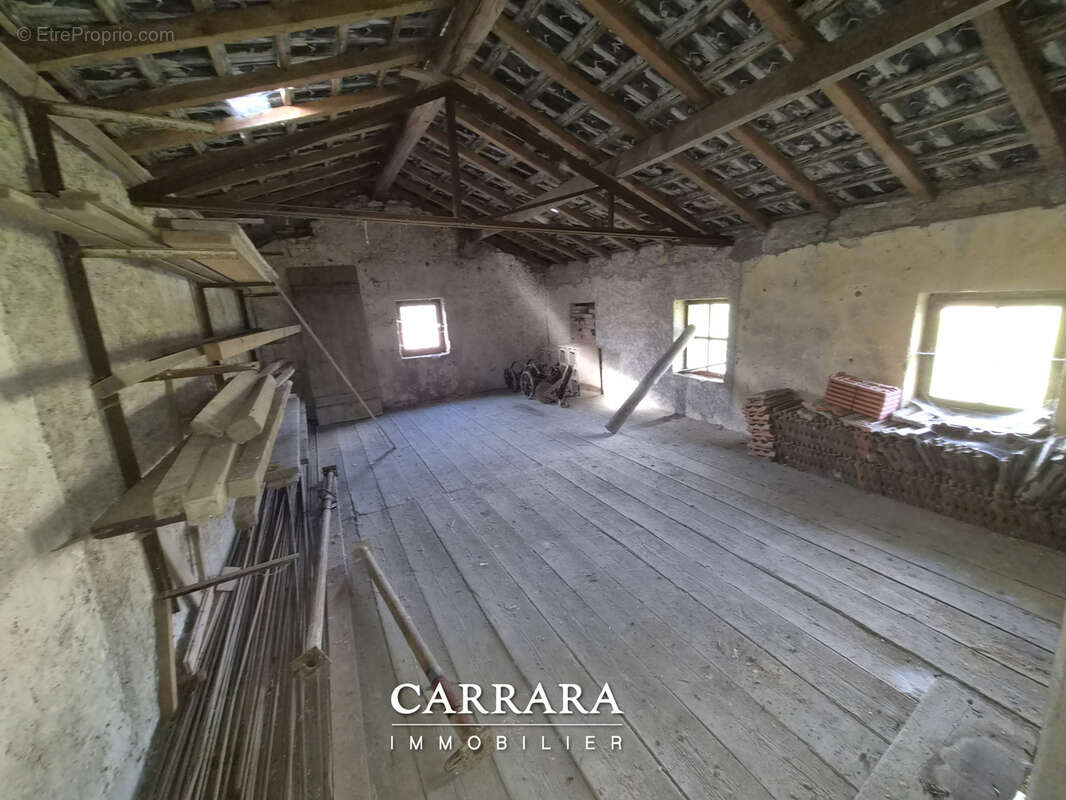 Maison Lorraine, de caractère avec ses dépendances à exploiter. - photo 14