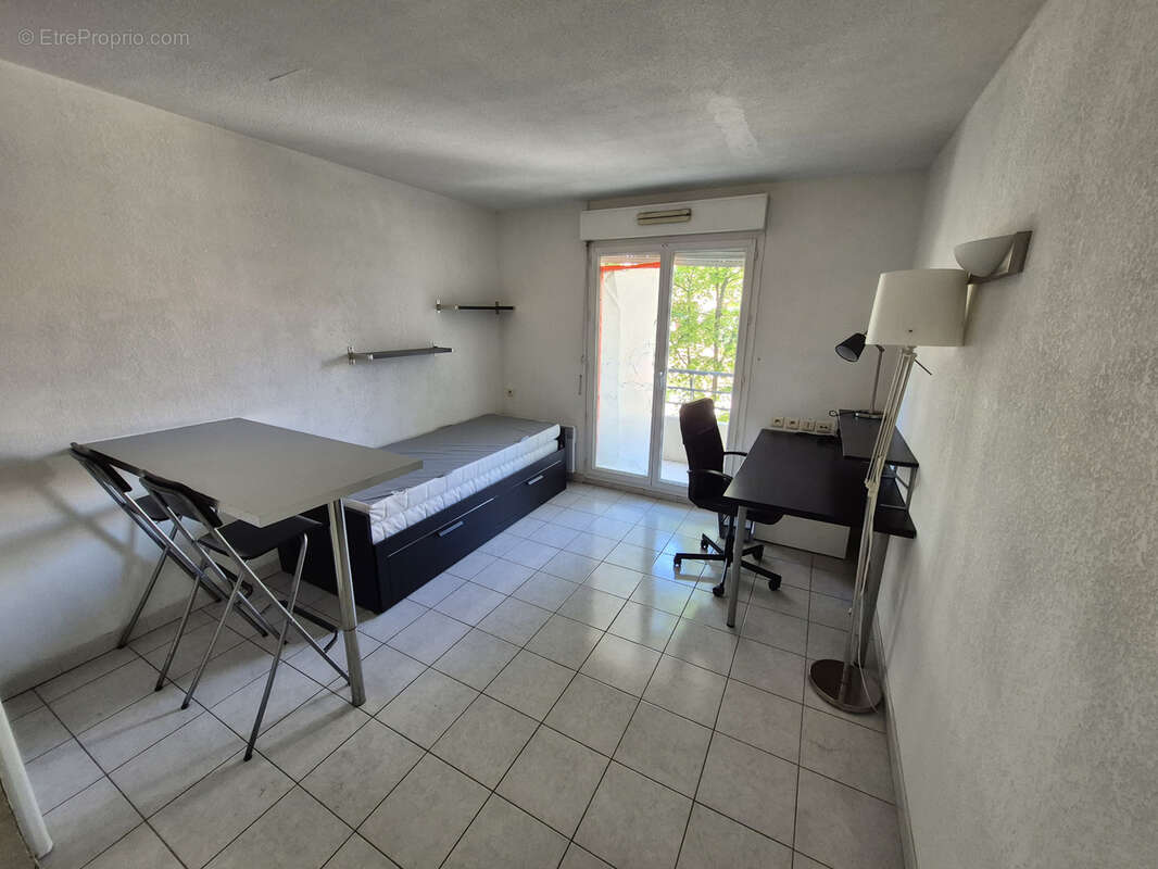 Appartement à MARSEILLE-5E