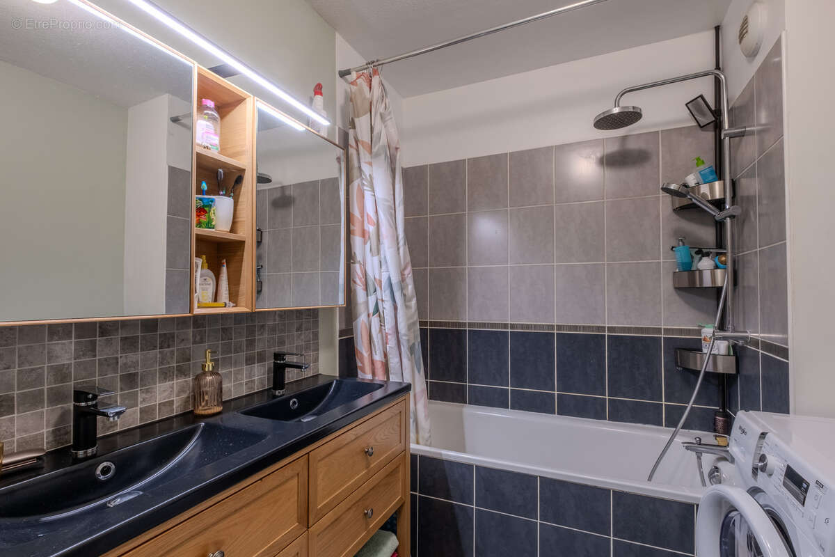 Appartement à CHATEAUNEUF-LES-MARTIGUES