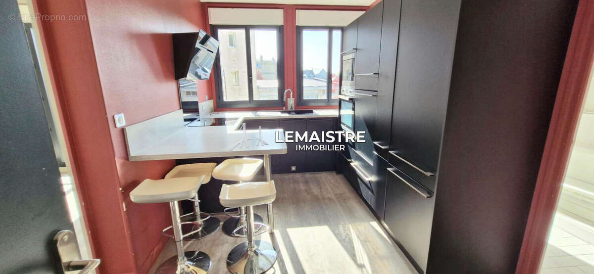 Appartement à vendre - Yvetot Centre-ville - 187 m² - 4 chambres - Parking - 2 caves - photo 5