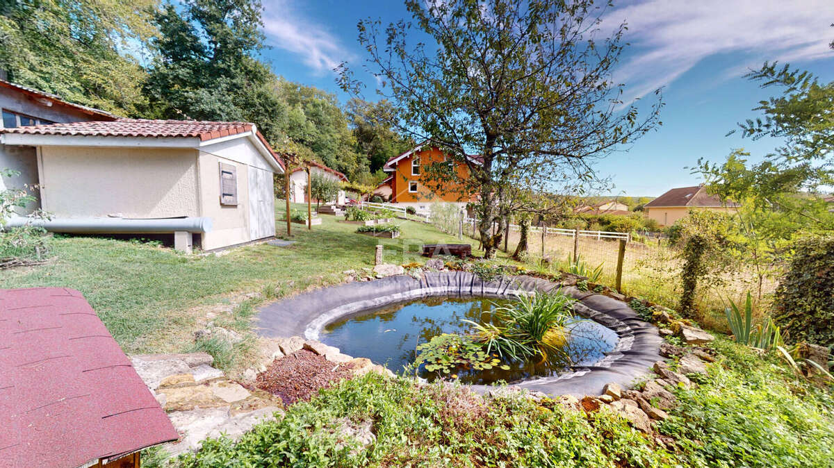 Maison à LEYMENT