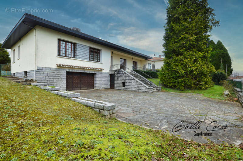 Maison à MASSIGNAC