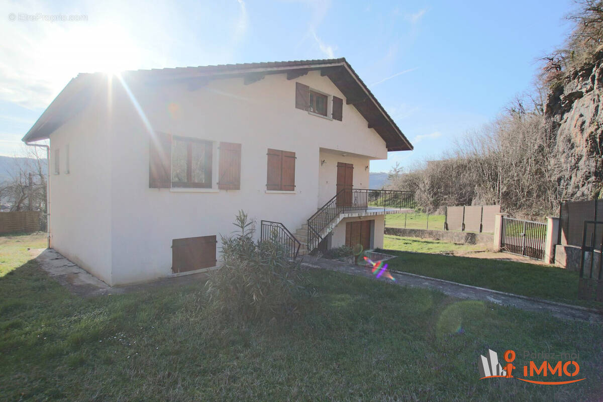 Maison à SAULT-BRENAZ