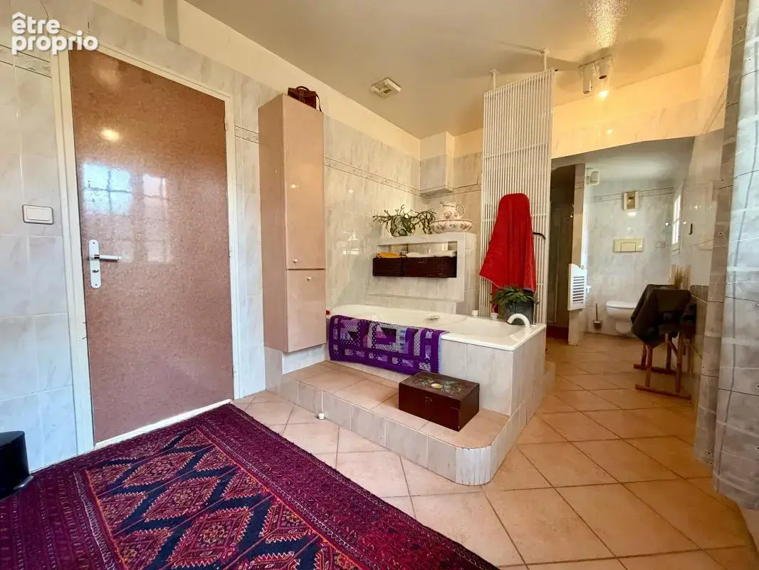 Maison en pierre sur 1,5 ha avec piscine, vie de plain-pied et atelier - photo 11