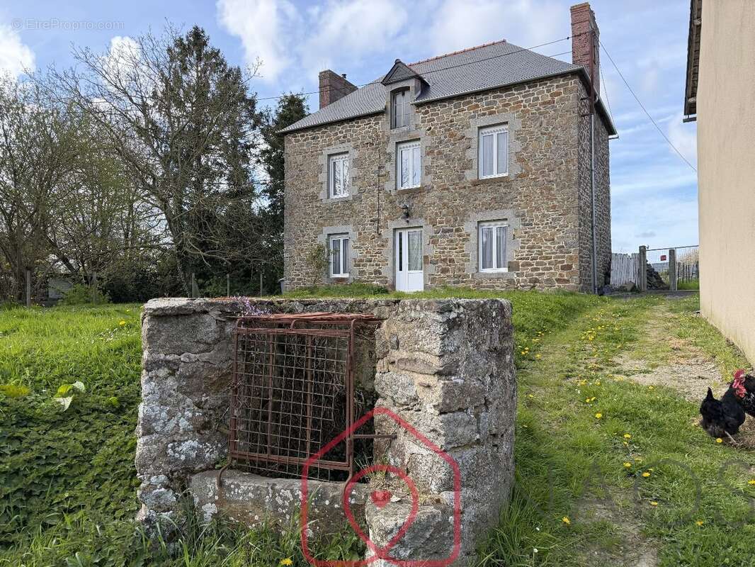 Maison à MINIAC-MORVAN