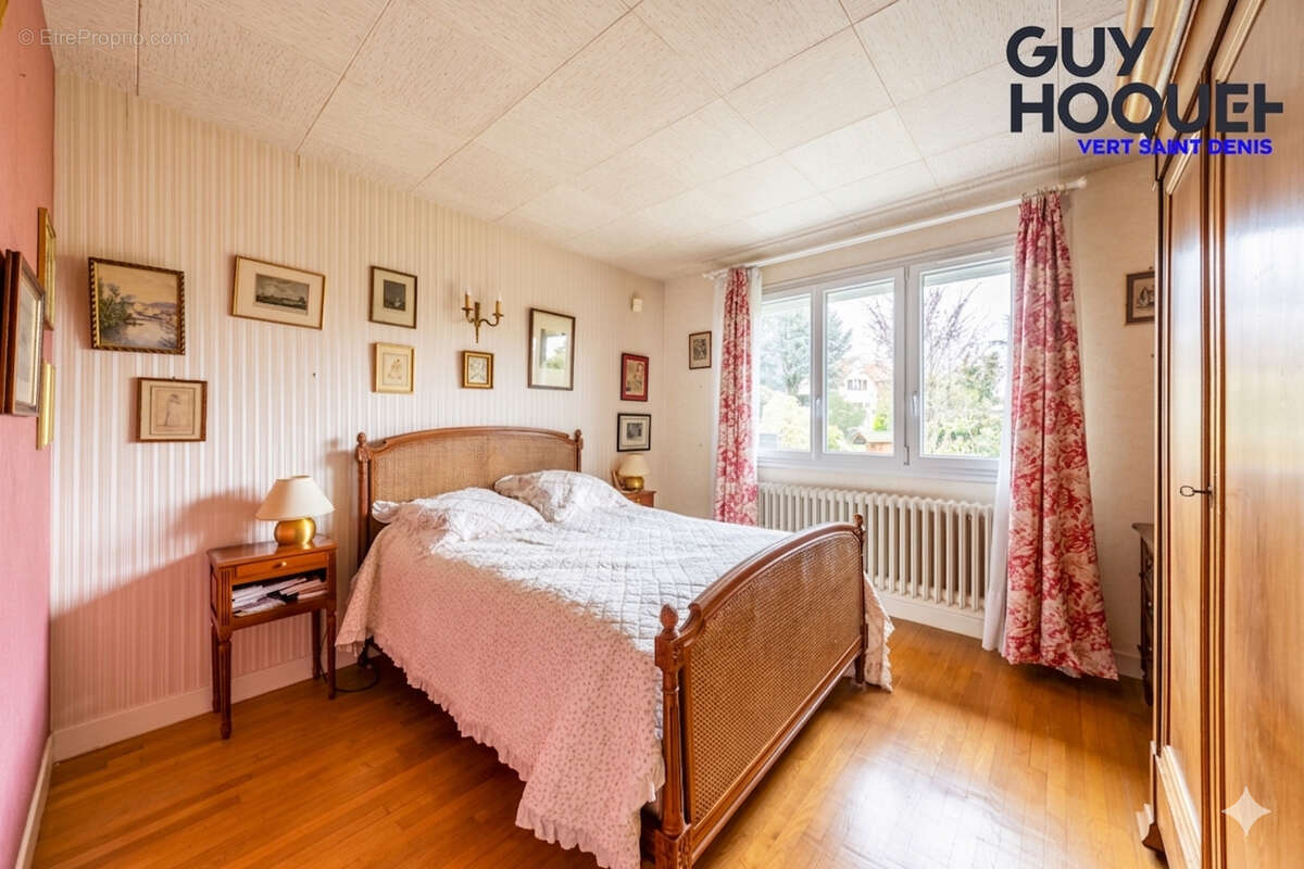 Maison à VERT-SAINT-DENIS