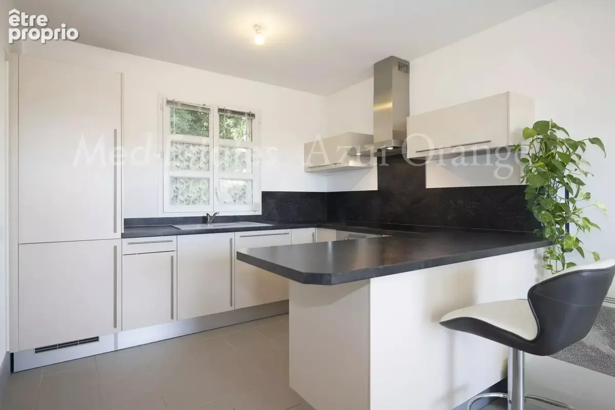 Grimaud village - Appartement T2 avec balcon et vue panoramique - photo 6