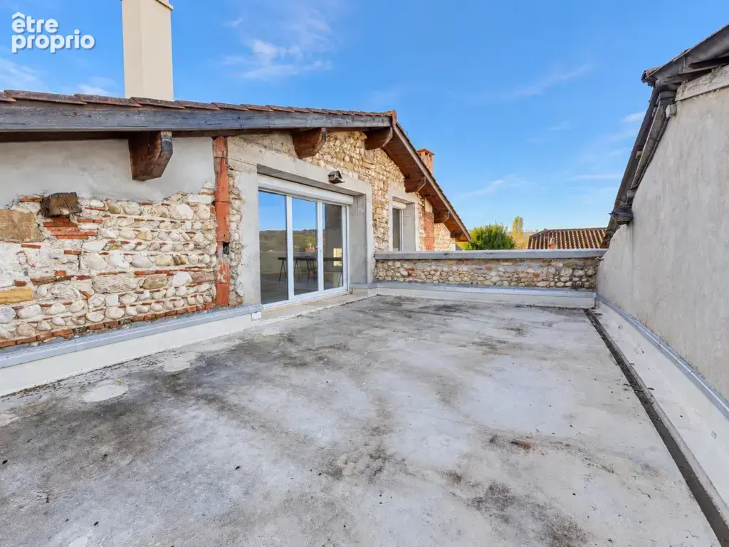 01160 PONT-D’AIN   Maison de village avec 3 chambres, deux terrasses et grand garage. - photo 12