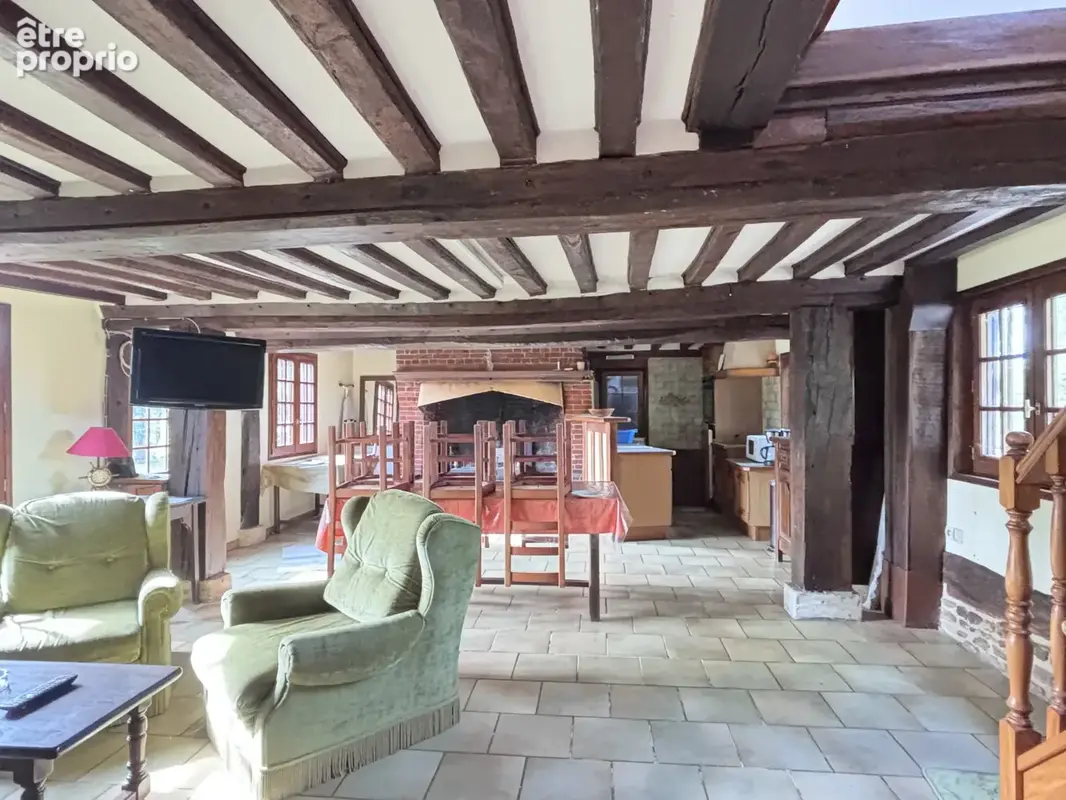 Maison normande avec cheminée sur 1080m2 de jardin + herbage avec bâtiments loués. - photo 3
