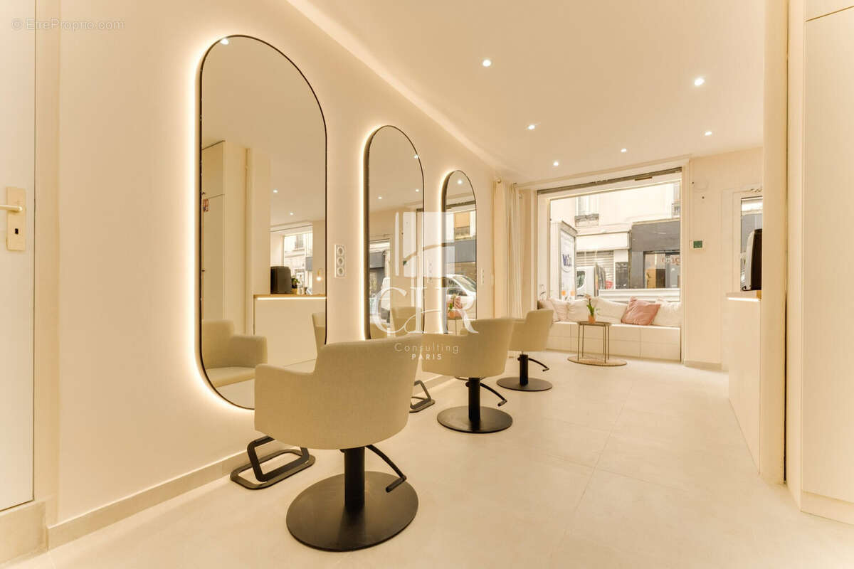 169 m² à Paris-11e  - photo 2