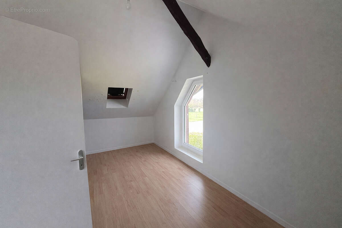 Maison à LA FERTE-FRENEL