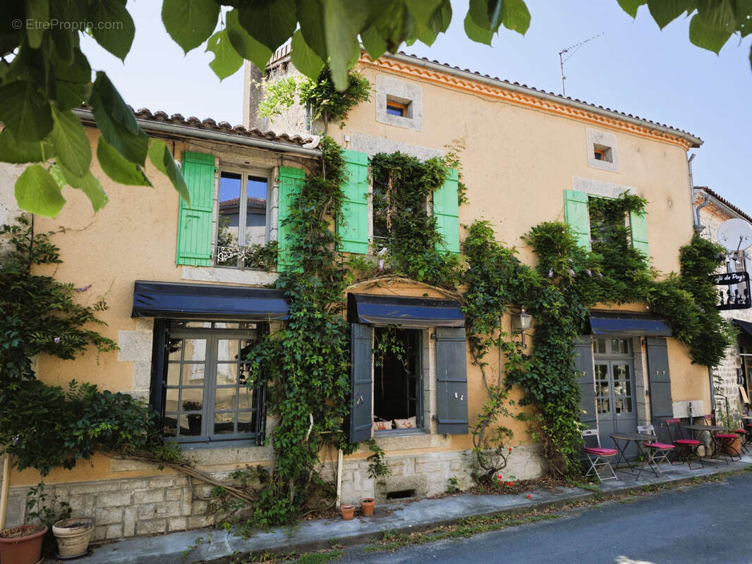 Commerce à SAINT-ESTEPHE