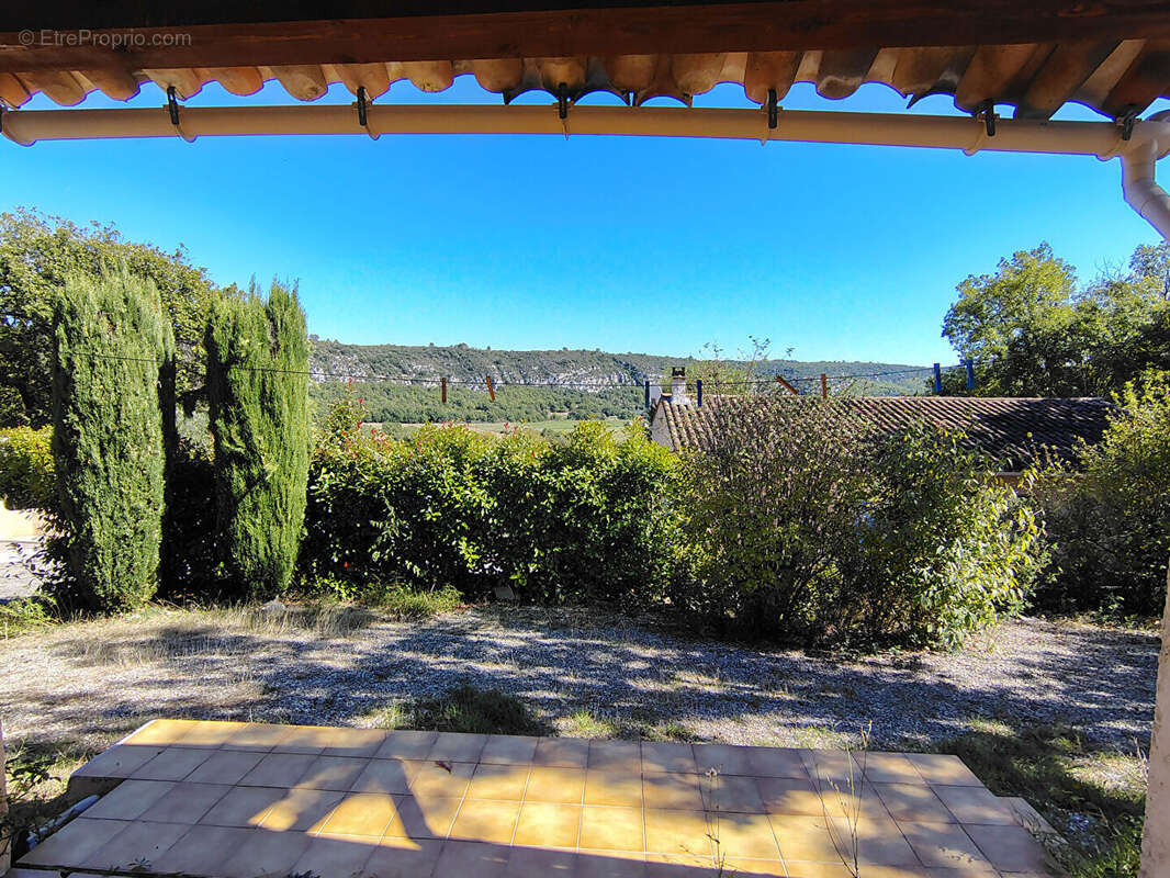 En exclusivité à Quinson : Charmante maison individuelle de plain-pied  avec garage - photo 4