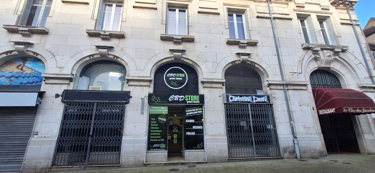 Commerce à SENS