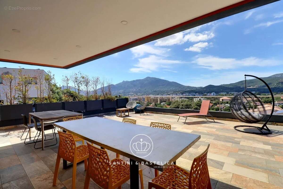 Villa contemporaine avec piscine et dépendance à Pietralba – Ajaccio - photo 11