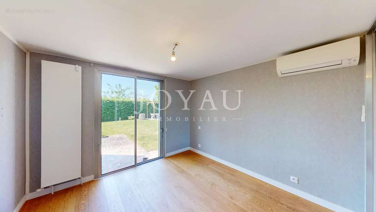 Commerce à TOURNEFEUILLE