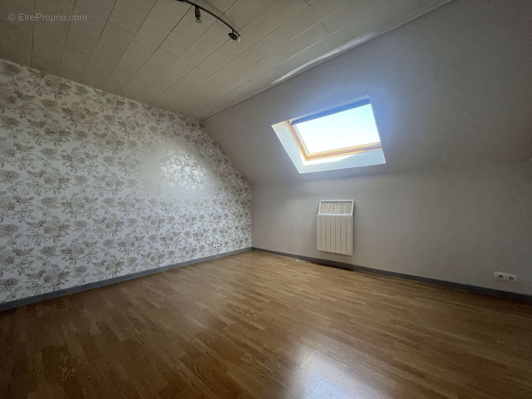 Maison familiale en pleine propriété avec 5 chambres, sous-sol complet et terrain de 1 100 m2 Val-de-Vesle - photo 9