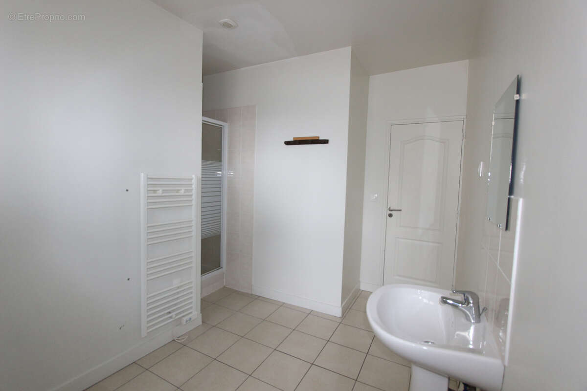 Appartement à POUGUES-LES-EAUX