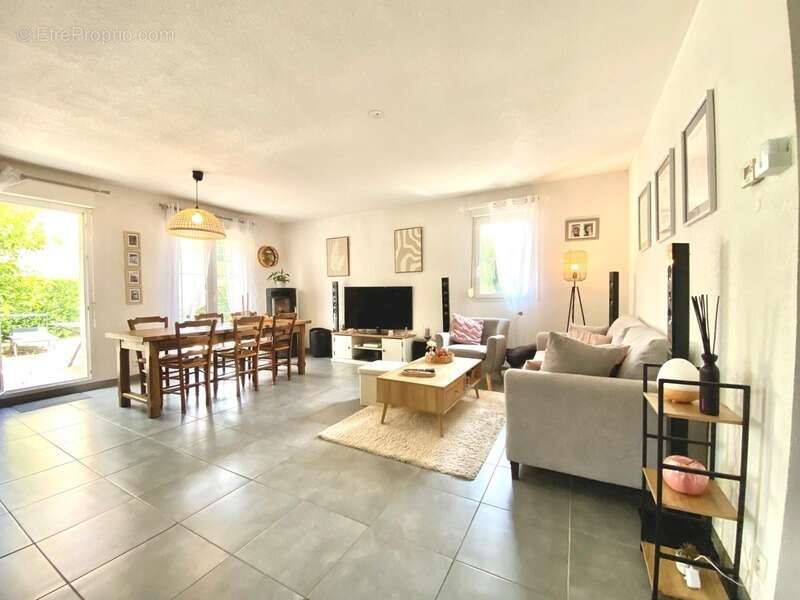 Maison familiale – 113 m² – 4 chambres – jardin – garage – glos (14100) - photo 3