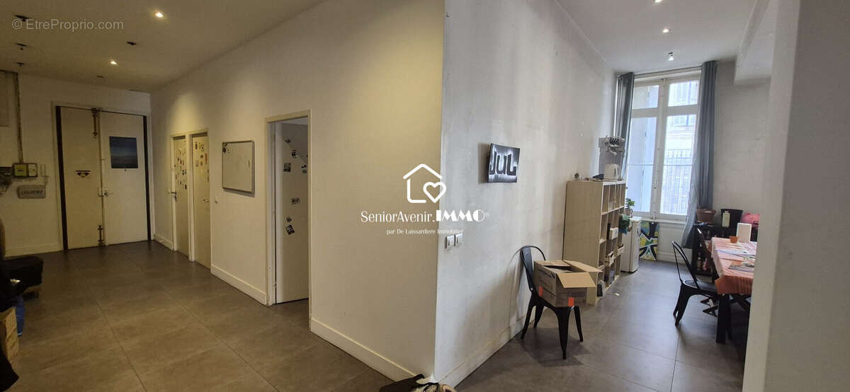 Appartement 235 m² à Marseille-1e  - photo 6