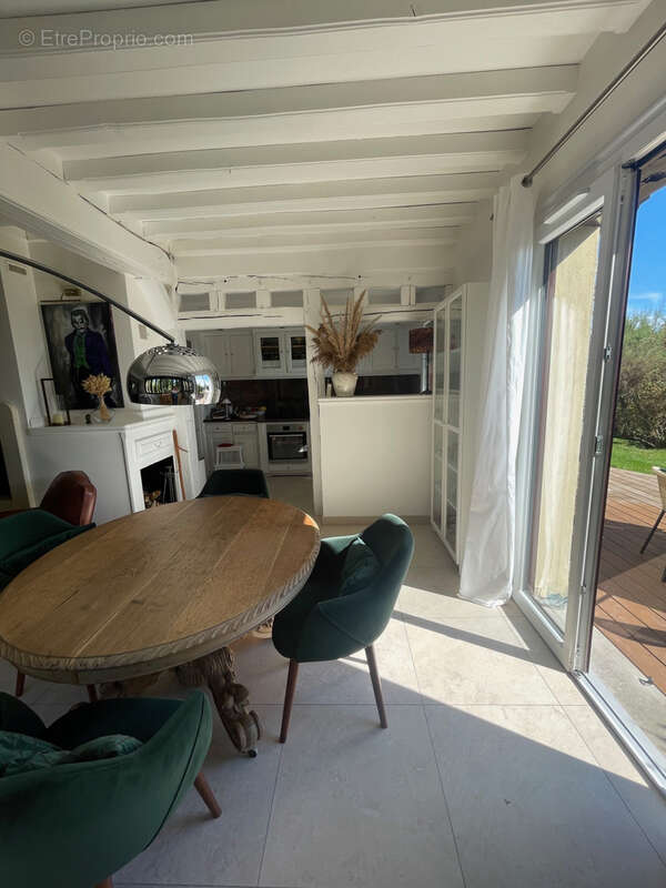 Maison à LE PAVILLON-SAINTE-JULIE