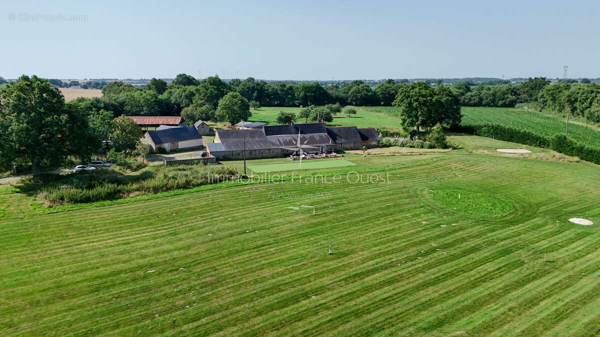 Domaine de loisirs et de tourisme de 7 hectares : golf, hébergements et potentiel équestre - photo 6
