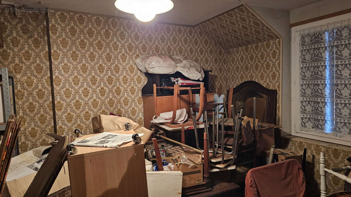 Maison à AINAY-LE-VIEIL