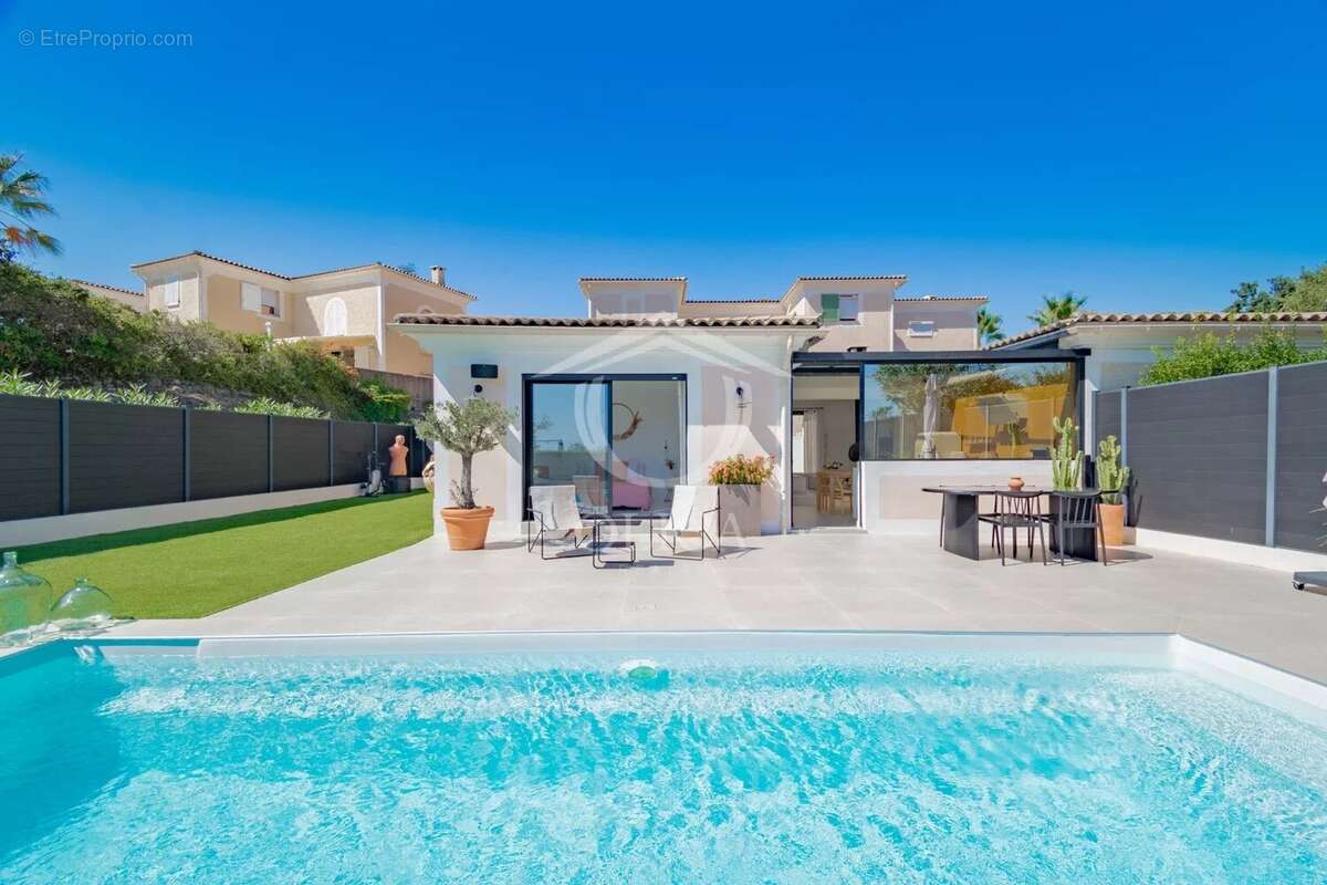 Maison à VILLENEUVE-LOUBET