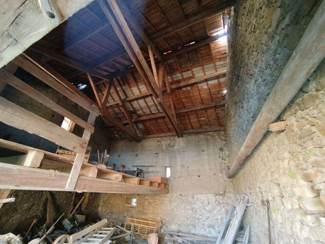 Maison à DORE-L&#039;EGLISE