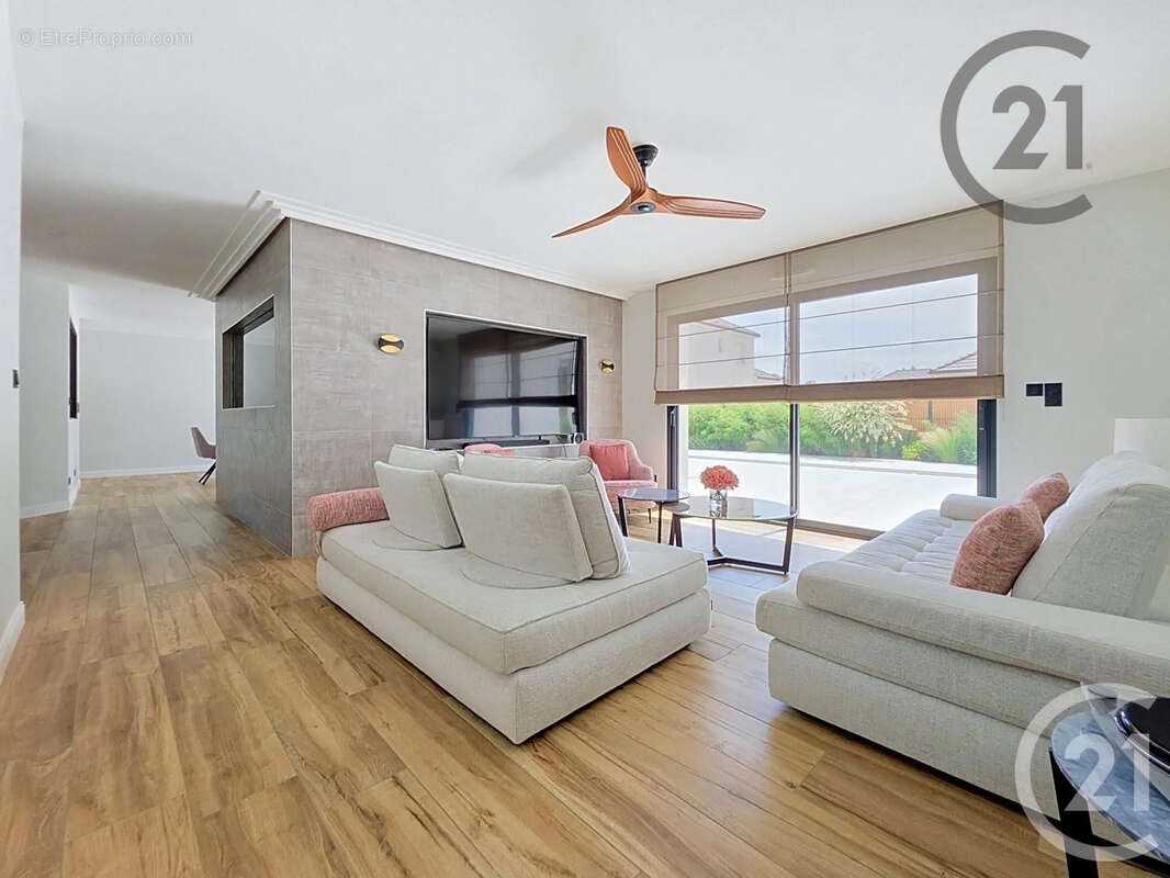 Maison 177 m² à Le Pavillon-Sainte-Julie  - photo 5