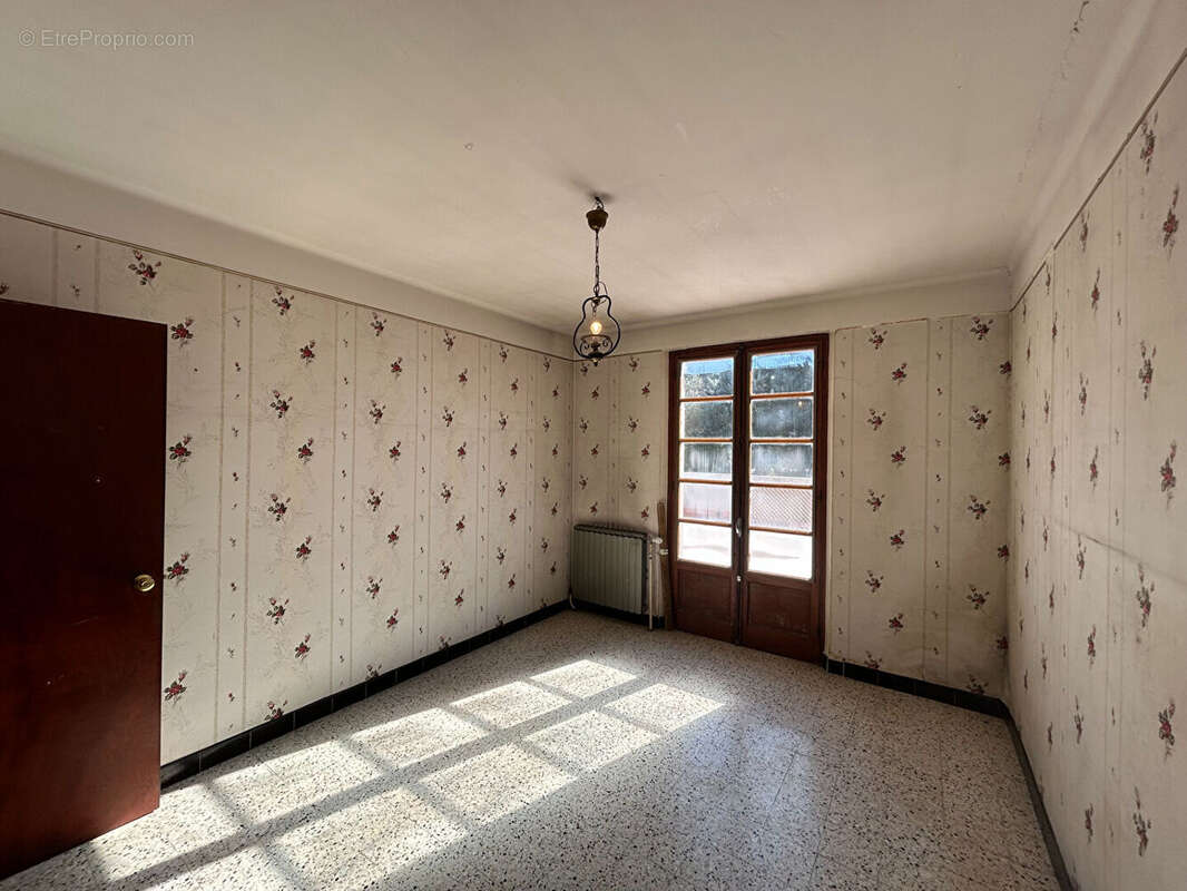 Maison à ROCHEMAURE