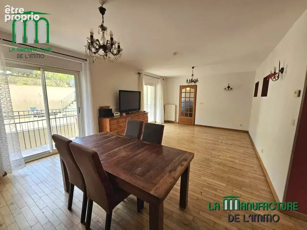T4 de 122 m² avec jardin privatif et dependance - photo 3