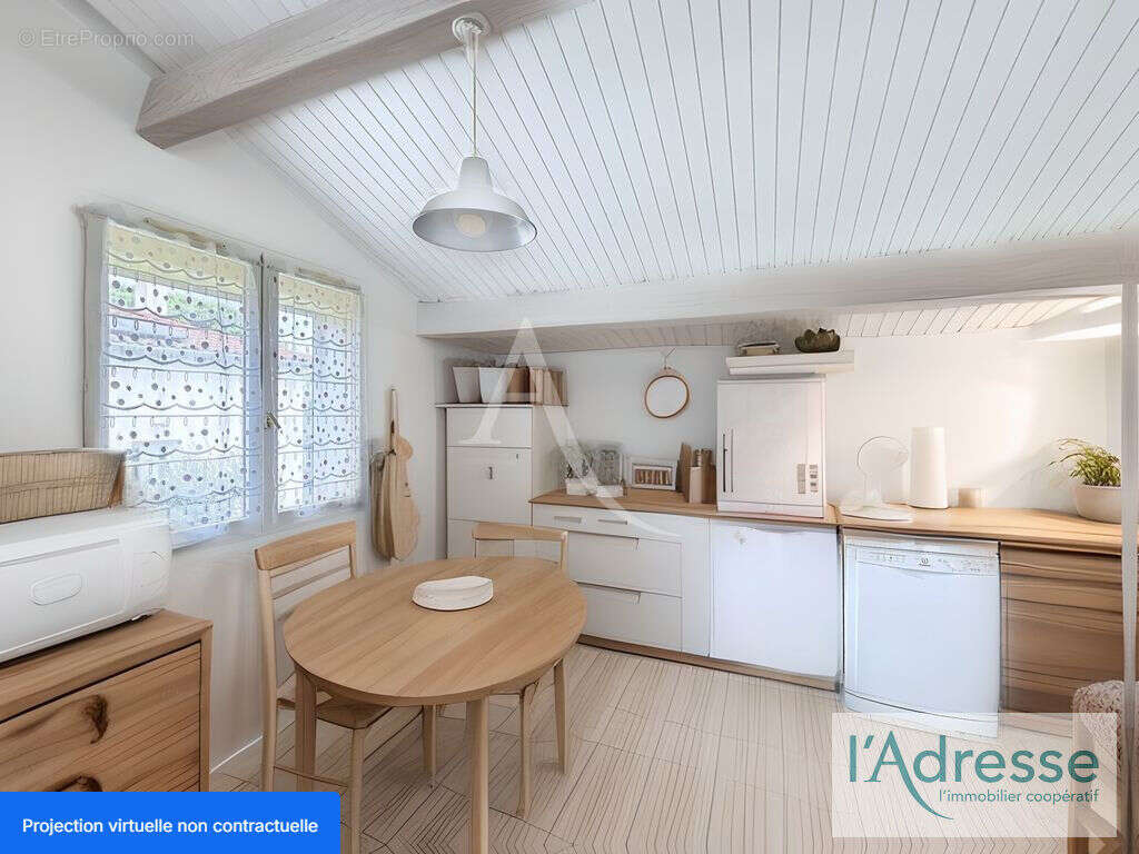 Maison à BRUGUIERES