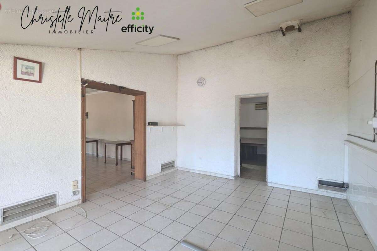 Maison 277 m² à Saint-Martin-De-Crau  - photo 9