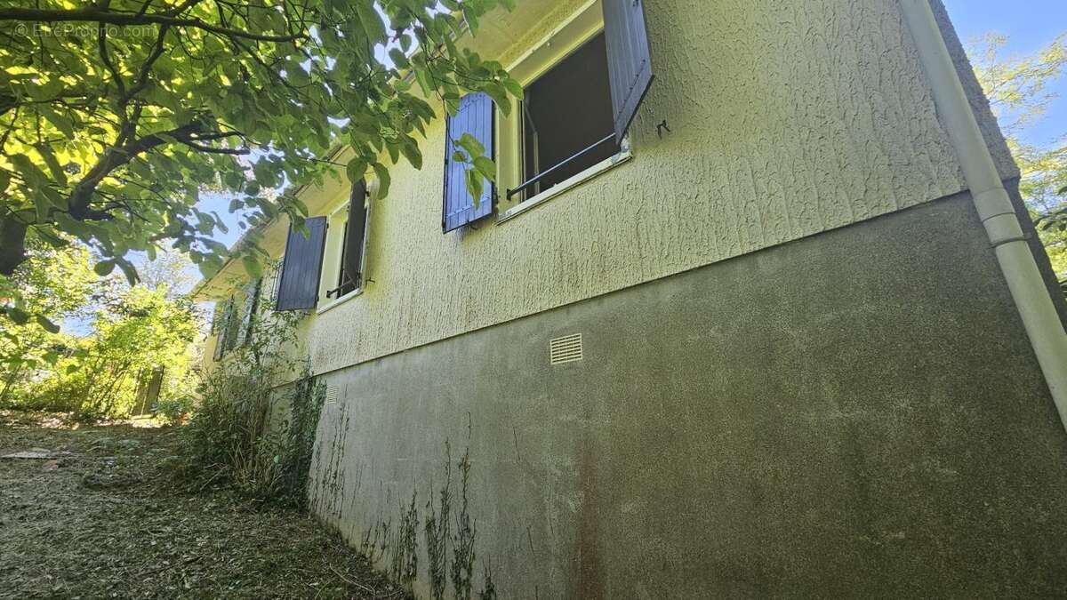 Maison 91 m² à Villeneuve-De-Riviere  - photo 2