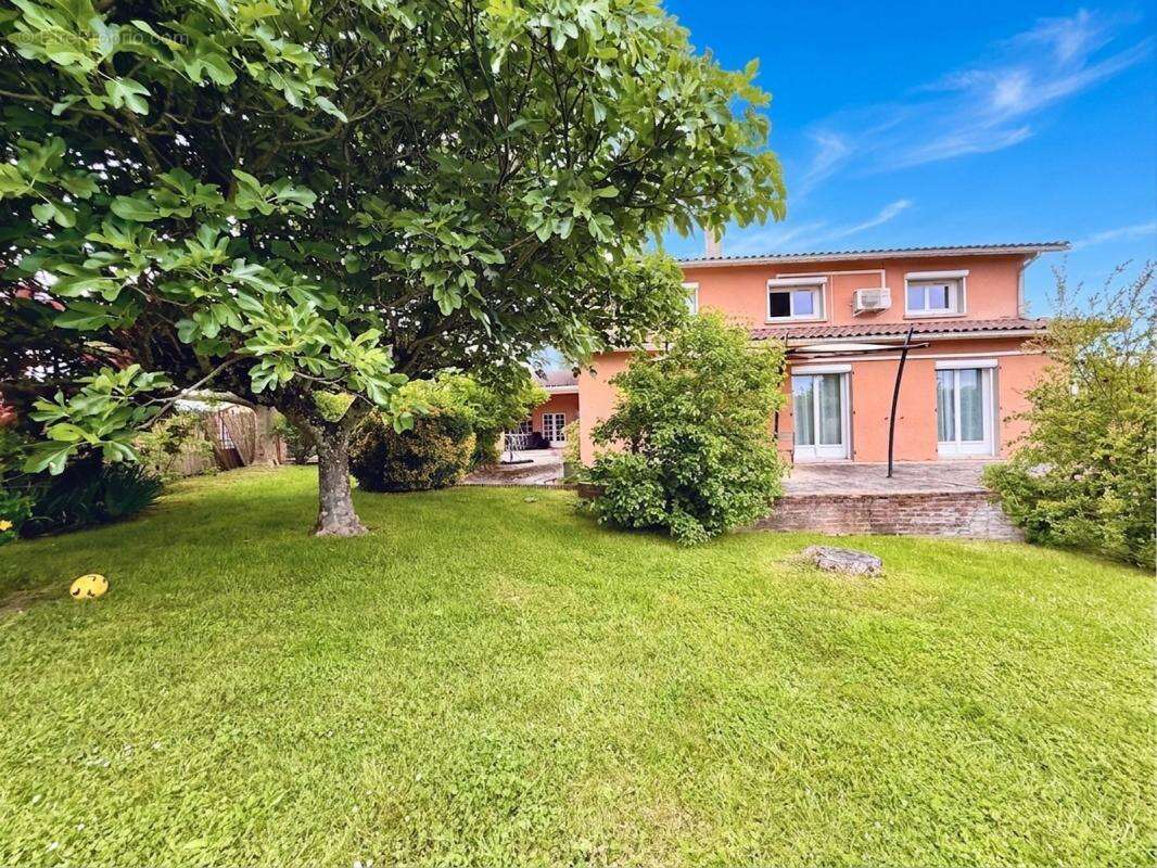 Maison à L'HONOR-DE-COS