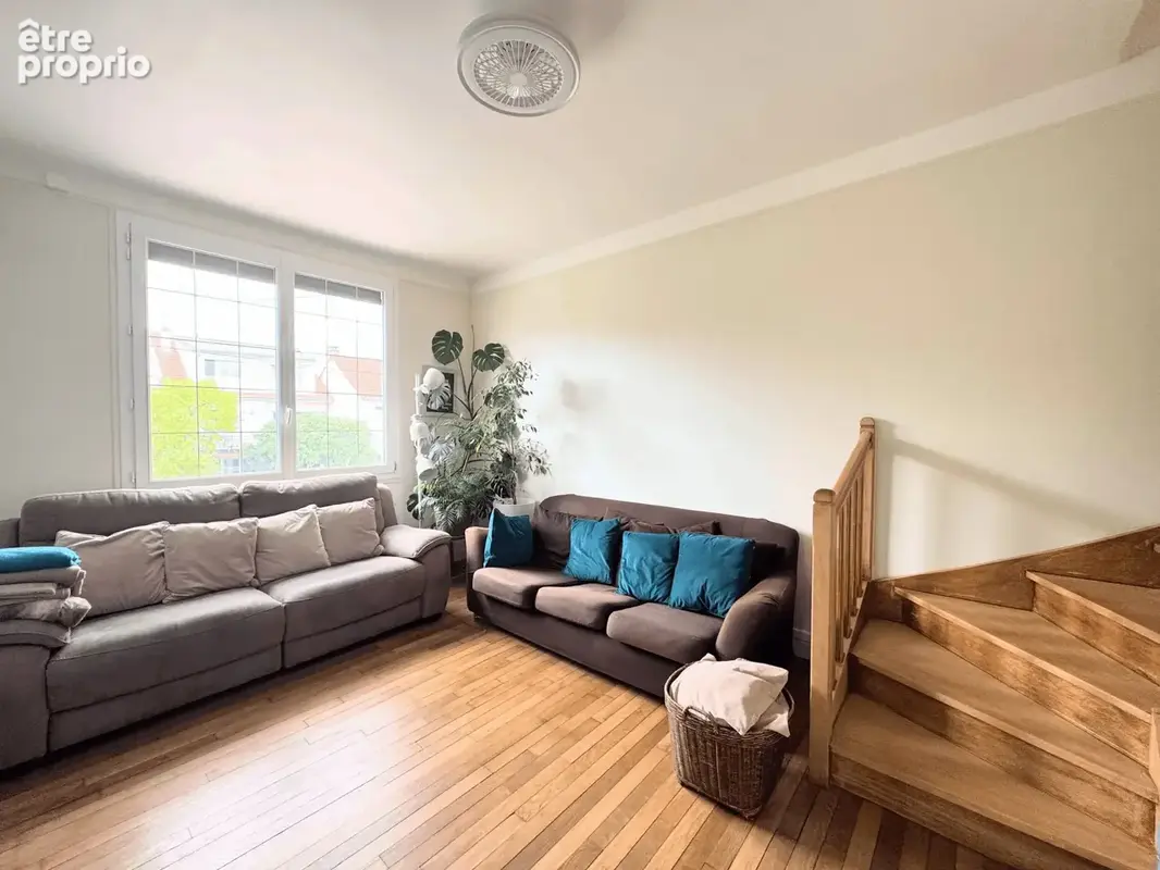 Maison 7 pièces 130 m² à vendre à Le Mesnil-Saint-Denis (78320) - photo 3