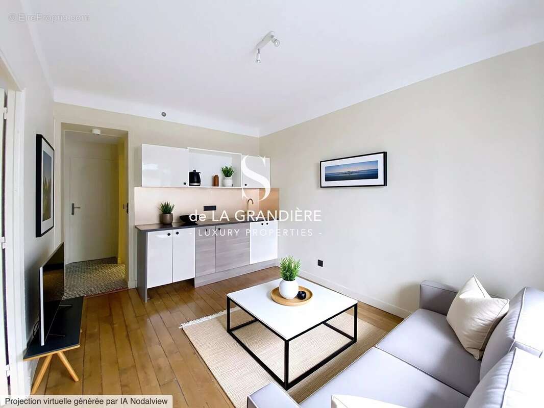 Appartement à PARIS-16E