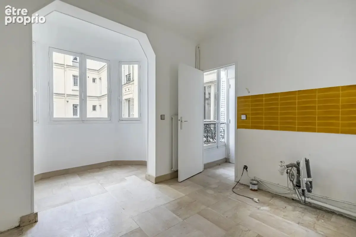 PARIS 9 - rue CHAPTAL - F5  + Cave + Chambre de service - photo 12