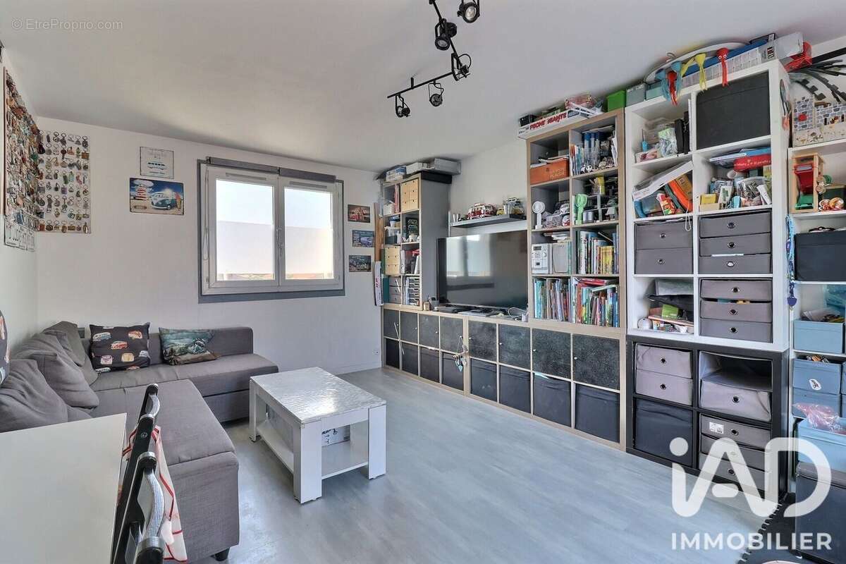 Photo 8