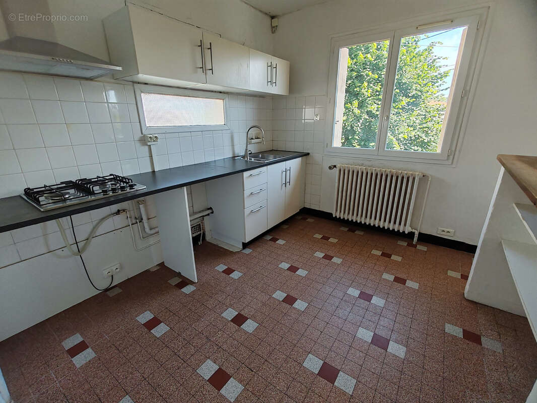 Toulouse Saint-Simon - Dans copropriété de deux biens, T5 avec terrasse et parking - photo 5
