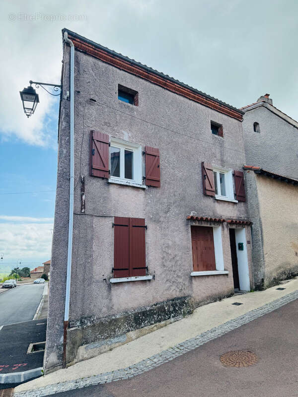 Maison à AMBIERLE