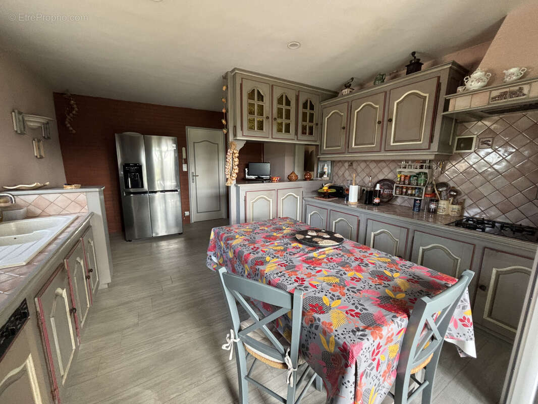 Superbe maison T5 de 162 m2 sur une parcelle de 3 hectares - photo 4