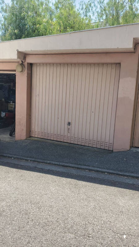 Parking à ANTIBES